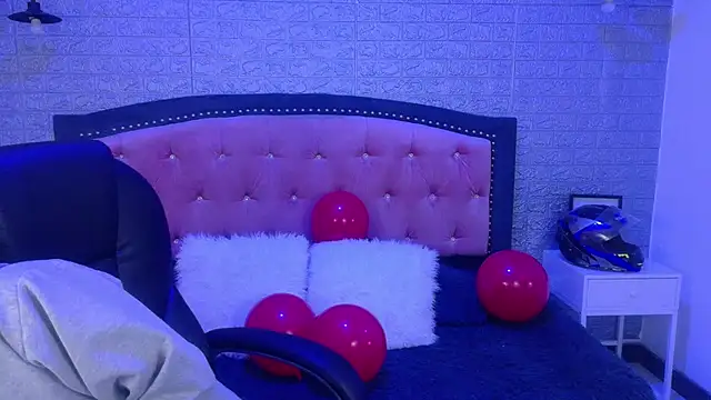 Snapshot of Natalie_loffreda chatting on February 2026 03:06:01 AM Natalie loffreda online show from February 2026 03:06:01 AM