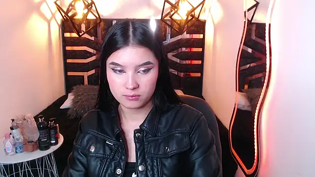 Snapshot of Natalie_loffreda chatting on April 2026 08:18:01 PM Natalie loffreda online show from April 2026 08:18:01 PM