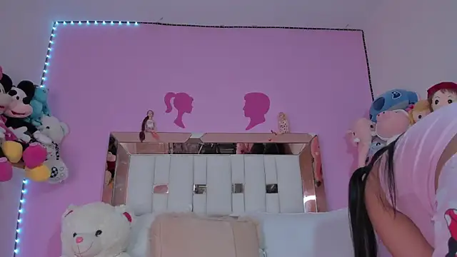 Snapshot of Emmy_Rivas chatting on September 2025 10:42:01 PM Emmy Rivas online show from September 2025 10:42:01 PM