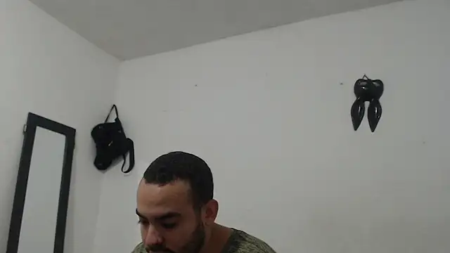 Ana ThiagoxX online show from September 2025 01:05:01 AM