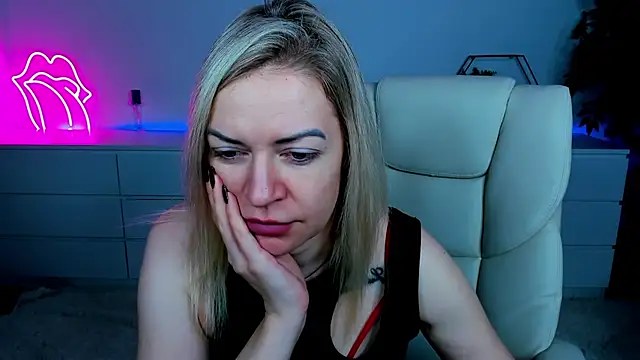 Anna Snows online show from September 2025 05:12:01 AM