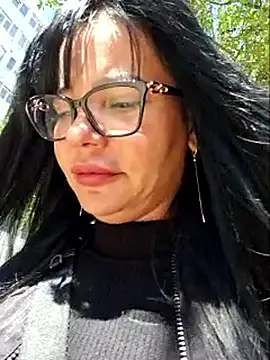 Snapshot of Ella_sweety00 chatting on April 2026 09:18:01 AM Ella sweety00 online show from April 2026 09:18:01 AM
