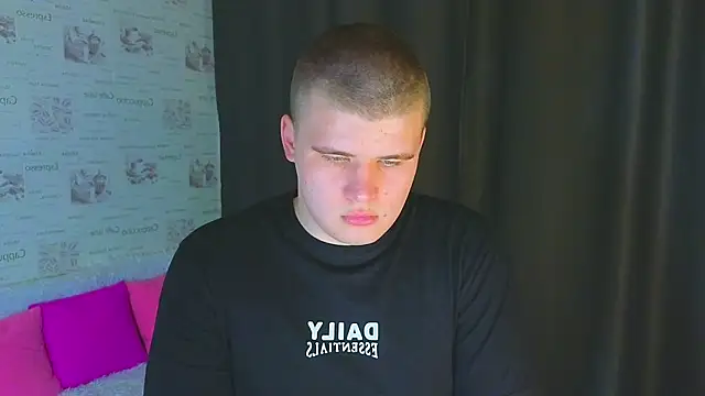 kittenmurr online show from September 2025 05:16:02 PM