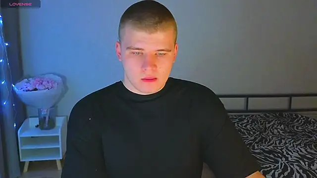 kittenmurr online show from October 2025 05:46:01 PM