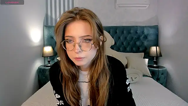 Snapshot of Grace_blush chatting on September 2025 07:47:01 AM Grace blush online show from September 2025 07:47:01 AM