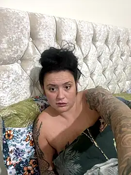 Snapshot of Charsworld chatting on January 2026 08:29:01 AM Charsworld online show from January 2026 08:29:01 AM