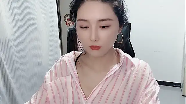 Ianxuan online show from July 2026 12:23:01 PM