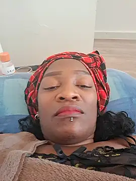 Yummychoklit online show from September 2025 02:49:01 PM