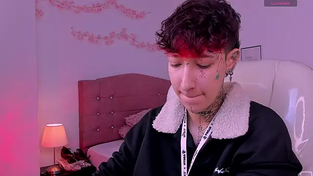 Luci Rose online show from May 2026 07:45:02 PM
