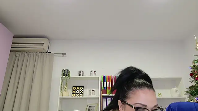 Snapshot of RubiHarper chatting on December 2025 03:11:02 AM RubiHarper online show from December 2025 03:11:02 AM