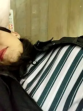 Snapshot of Sinejdk3 chatting on November 2025 10:01:02 PM Sinejdk3 online show from November 2025 10:01:02 PM