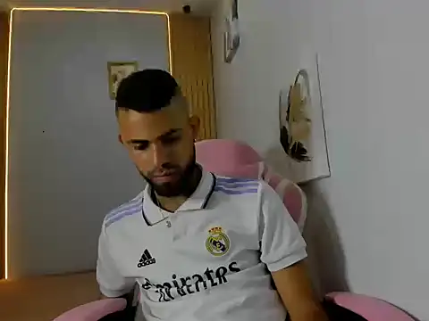 adri sexboy229 online show from September 2025 01:38:02 AM