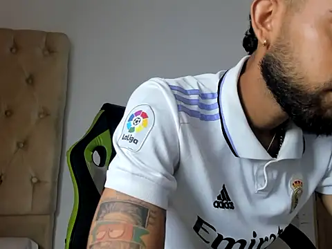 adri sexboy229 online show from September 2025 12:38:02 PM