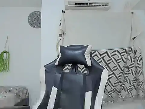 adri sexboy229 online show from October 2025 02:44:01 AM