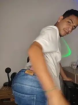 Snapshot of Juann-cock chatting on January 2026 05:01:01 AM Juann-cock online show from January 2026 05:01:01 AM