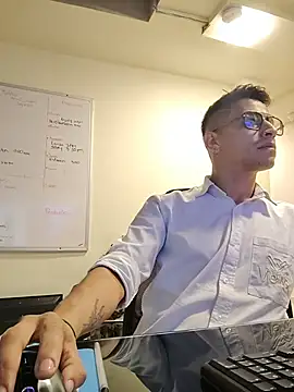 Snapshot of Juann-cock chatting on February 2026 11:32:01 PM Juann-cock online show from February 2026 11:32:01 PM