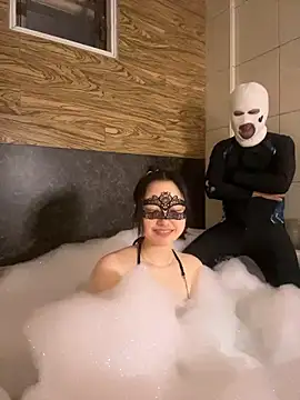 Snapshot of NENEandOJI chatting on March 2026 10:48:01 AM NENEandOJI online show from March 2026 10:48:01 AM