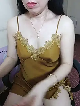 Snapshot of Moona_heny chatting on June 2026 03:49:01 AM Moona heny online show from June 2026 03:49:01 AM