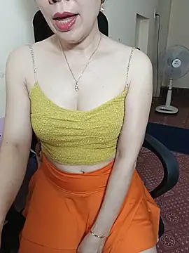 Snapshot of Moona_heny chatting on June 2026 10:15:01 AM Moona heny online show from June 2026 10:15:01 AM