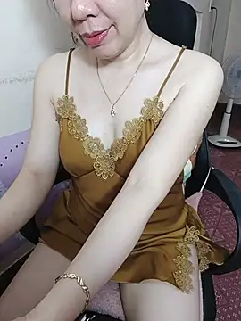 Snapshot of Moona_heny chatting on July 2026 12:40:02 PM Moona heny online show from July 2026 12:40:02 PM