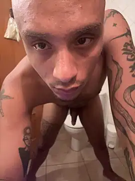 Snapshot of IskanderDemian chatting on October 2025 08:42:01 PM IskanderDemian online show from October 2025 08:42:01 PM