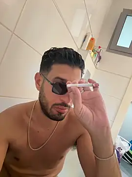 Snapshot of husbandandwifetobe chatting on November 2025 08:50:02 AM husbandandwifetobe online show from November 2025 08:50:02 AM