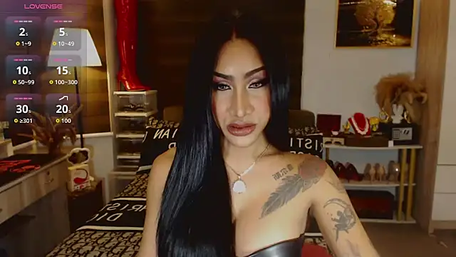 Snapshot of SeductiveVictoria chatting on October 2025 11:07:01 AM SeductiveVictoria online show from October 2025 11:07:01 AM