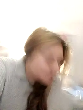 Snapshot of ivorywhisper chatting on September 2025 06:29:01 PM ivorywhisper online show from September 2025 06:29:01 PM