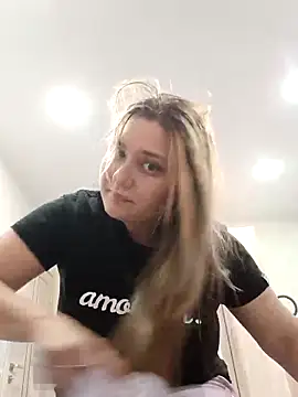 Snapshot of ivorywhisper chatting on September 2025 07:58:02 PM ivorywhisper online show from September 2025 07:58:02 PM