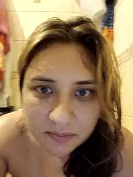 Snapshot of ivorywhisper chatting on October 2025 03:51:02 PM ivorywhisper online show from October 2025 03:51:02 PM