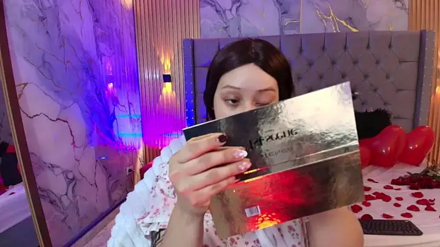 Suxan White  online show from February 2026 12:35:01 PM