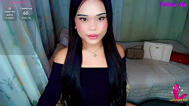 Cassandra Luxx online show from June 2026 07:28:02 PM