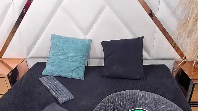 Snapshot of PleasureDuo69 chatting on October 2025 08:32:02 PM PleasureDuo69 online show from October 2025 08:32:02 PM