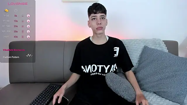 Snapshot of oblivion_deku chatting on April 2026 02:03:02 PM oblivion deku online show from April 2026 02:03:02 PM