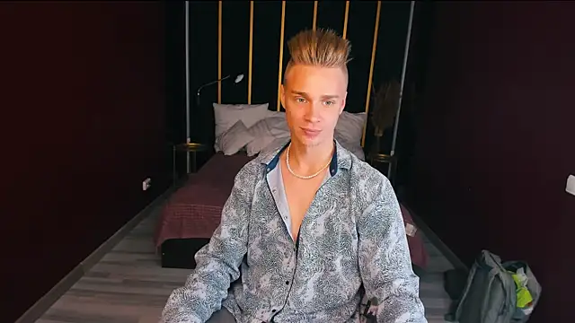 LawrenceMiles online show from September 2025 04:47:01 AM