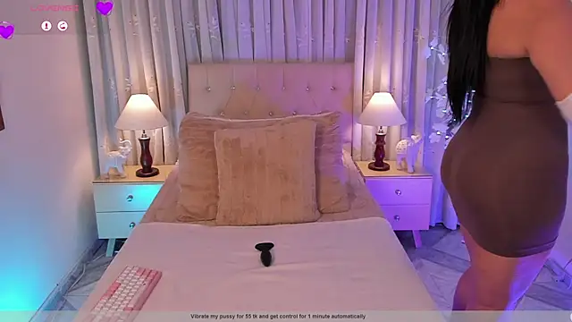Salmavalentino online show from May 2026 01:12:01 AM