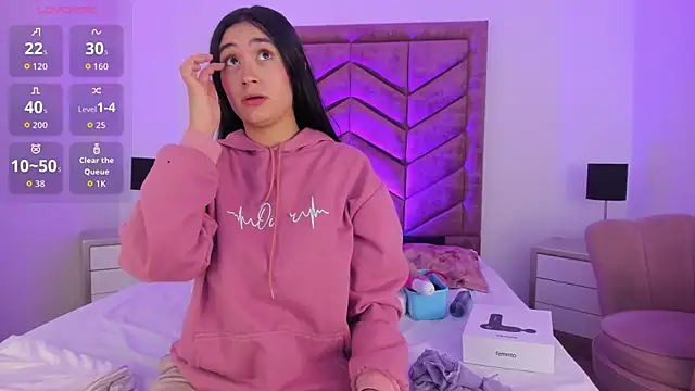 EmilyHanks  online show from May 2026 01:20:02 PM