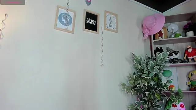 Snapshot of Lana_Dreams_ chatting on September 2025 01:18:01 AM Lana Dreams online show from September 2025 01:18:01 AM