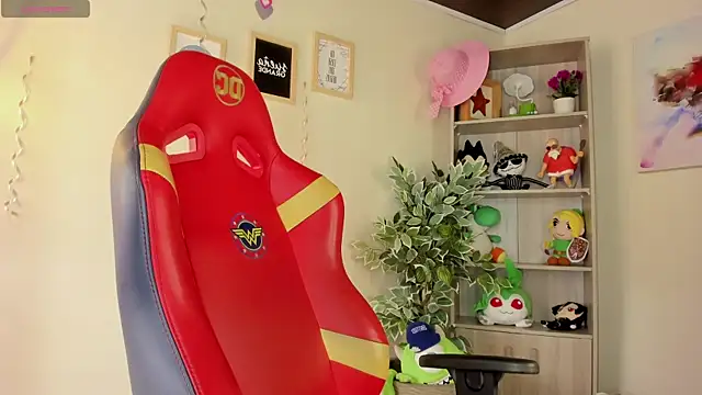 Snapshot of Lana_Dreams_ chatting on September 2025 02:07:01 PM Lana Dreams online show from September 2025 02:07:01 PM