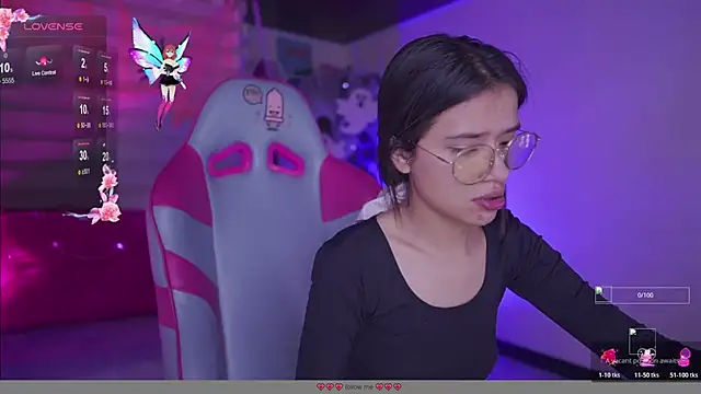 Snapshot of Lana_Dreams_ chatting on October 2025 12:35:01 AM Lana Dreams online show from October 2025 12:35:01 AM