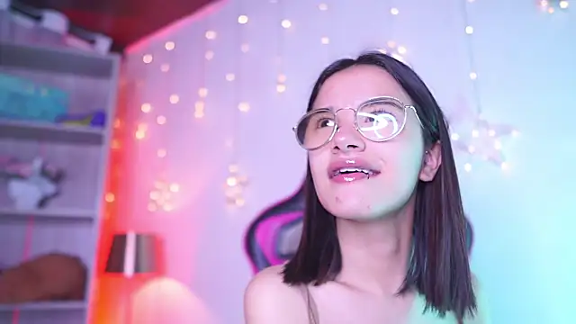 Snapshot of Lana_Dreams_ chatting on November 2025 12:43:02 AM Lana Dreams online show from November 2025 12:43:02 AM