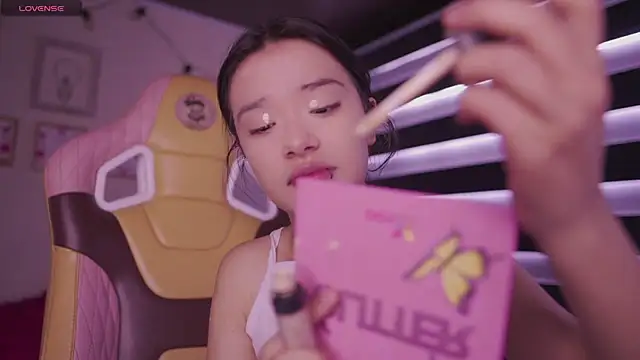 Snapshot of Lana_Dreams_ chatting on November 2025 12:45:02 PM Lana Dreams online show from November 2025 12:45:02 PM