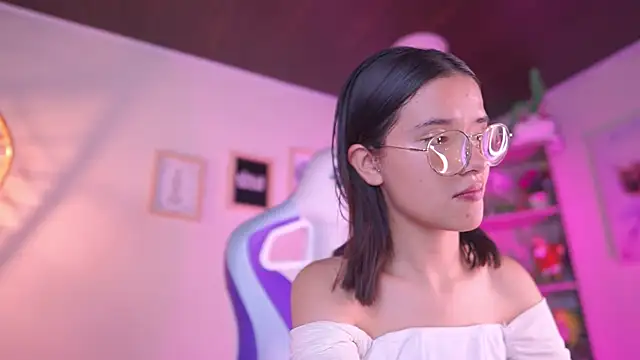 Snapshot of Lana_Dreams_ chatting on November 2025 02:10:01 AM Lana Dreams online show from November 2025 02:10:01 AM