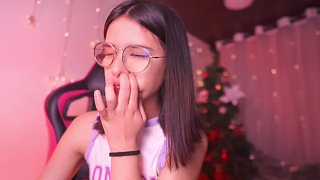 Snapshot of Lana_Dreams_ chatting on November 2025 12:35:01 AM Lana Dreams online show from November 2025 12:35:01 AM