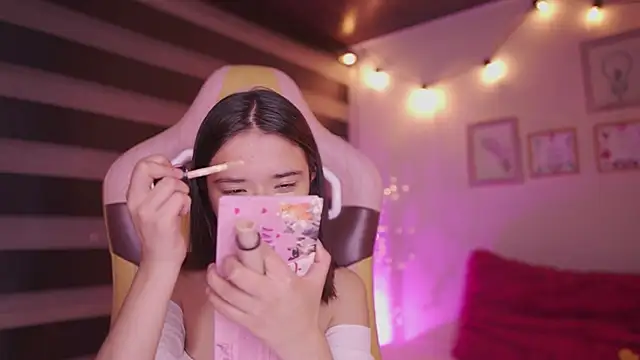 Snapshot of Lana_Dreams_ chatting on November 2025 01:30:01 AM Lana Dreams online show from November 2025 01:30:01 AM