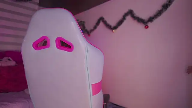 Snapshot of Lana_Dreams_ chatting on December 2025 01:01:02 AM Lana Dreams online show from December 2025 01:01:02 AM