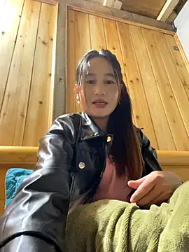 Snapshot of phungtiti chatting on November 2025 01:32:02 PM phungtiti online show from November 2025 01:32:02 PM