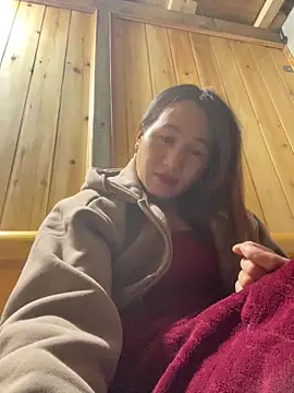 Snapshot of phungtiti chatting on December 2025 01:42:01 PM phungtiti online show from December 2025 01:42:01 PM