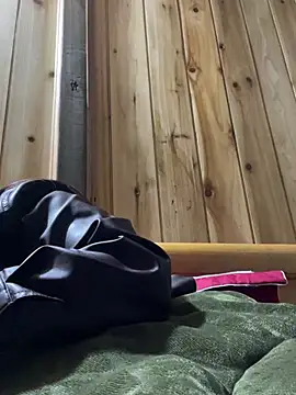 Snapshot of phungtiti chatting on January 2026 01:39:01 PM phungtiti online show from January 2026 01:39:01 PM