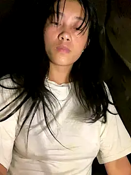 Snapshot of EmLy02 chatting on September 2025 10:32:01 PM EmLy02 online show from September 2025 10:32:01 PM